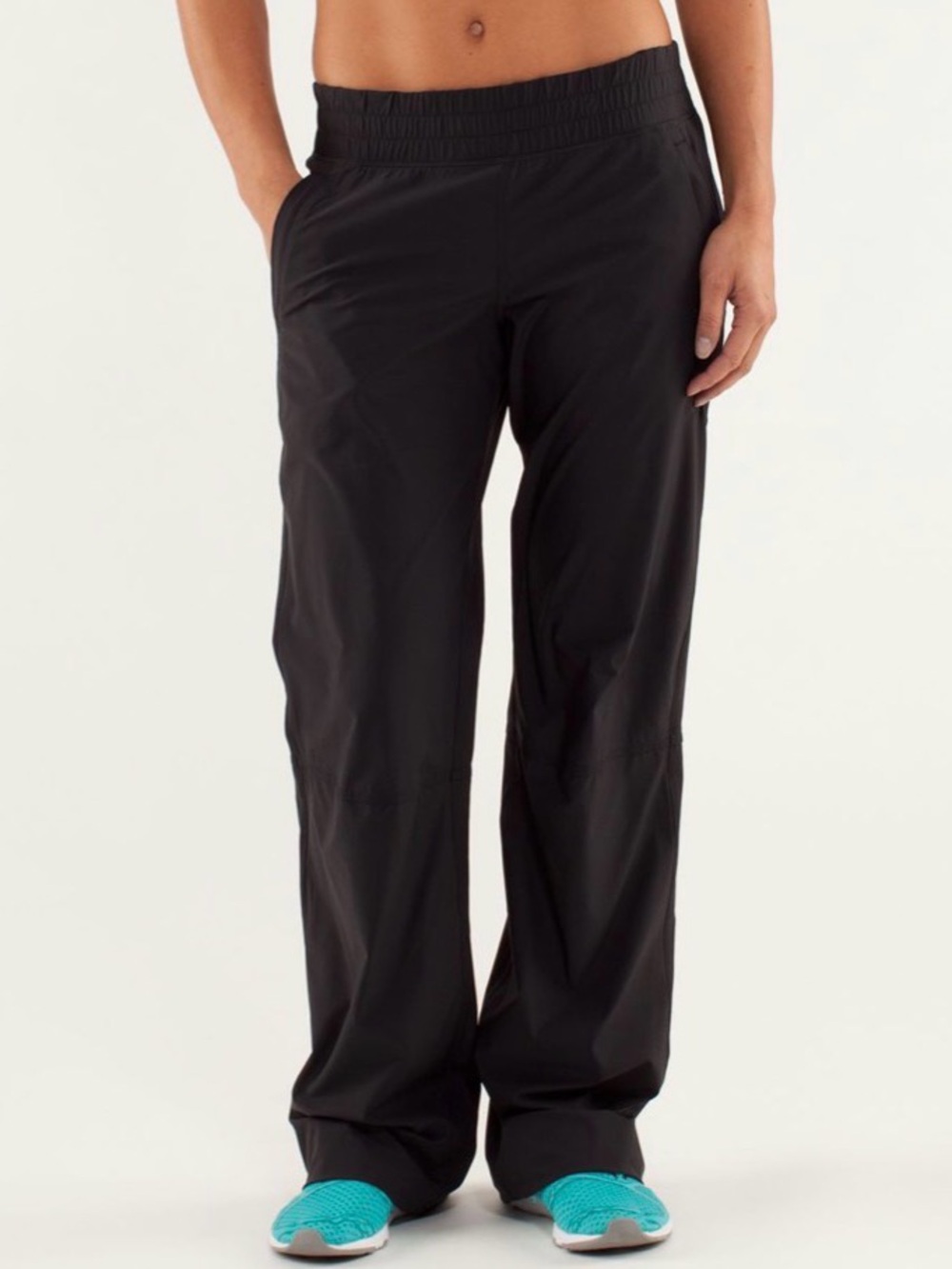 L-119 🍋 Lululemon 🍋 Dog Runner Pant. Tall. 
Black
